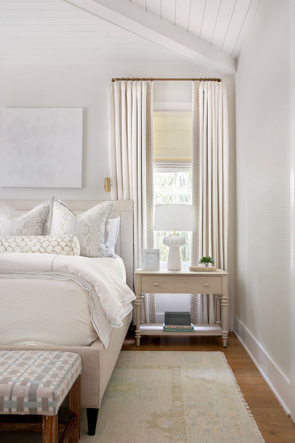 White porcelain Table Lamp