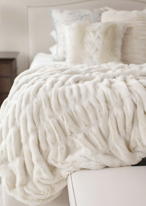 Couture Throw Ivory Mink