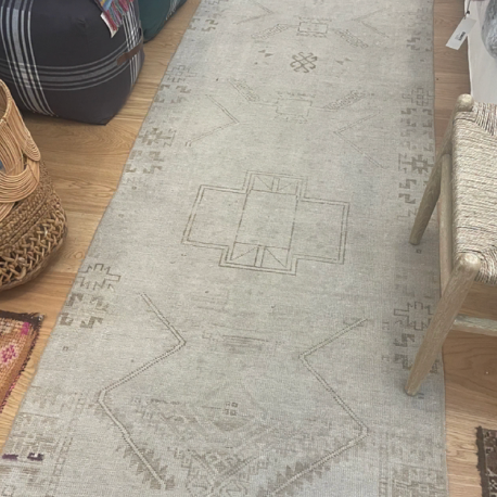 Vintage Rug 10.4x3