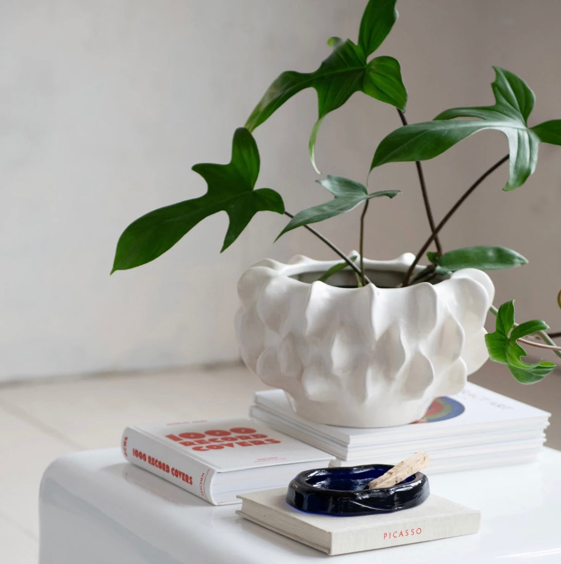 Stoneware Sculptural Planter, Matte White (Holds 7" Pot)